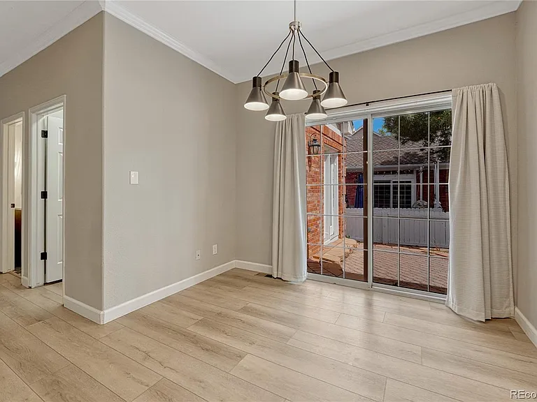 9885 Greensview Cir — Photo 18