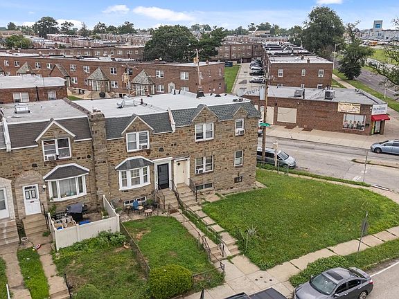 4th image of 1583 Devereaux Ave