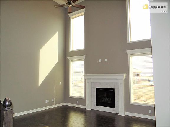 4th image of 104 SE Briar Valley Ln