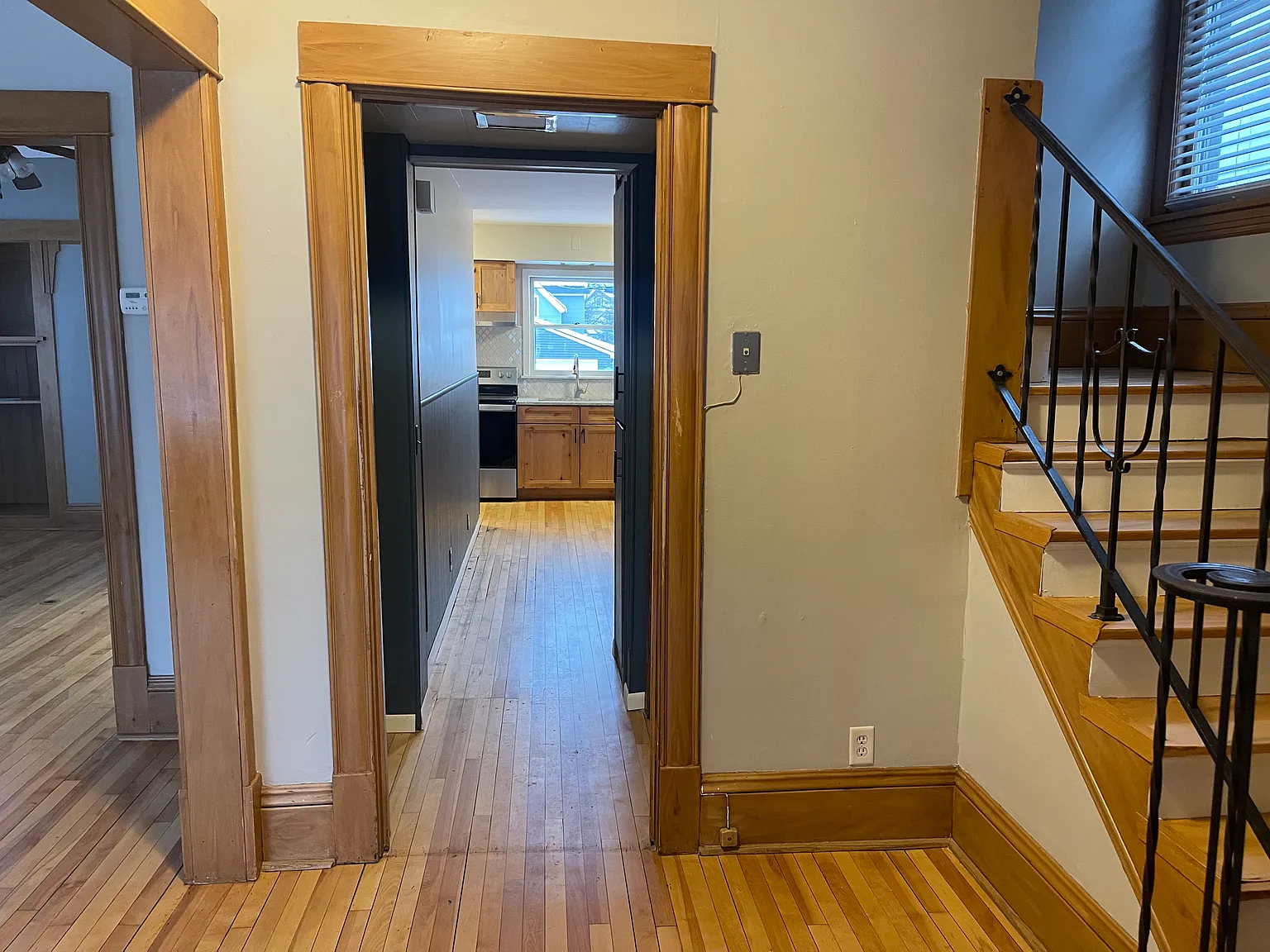 7 bed, 3129 sqft, $4,550 — Photo 4