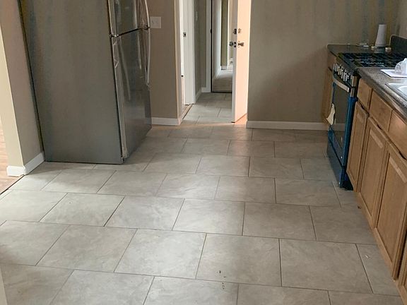3rd image of 11 Berkshire Pl #1