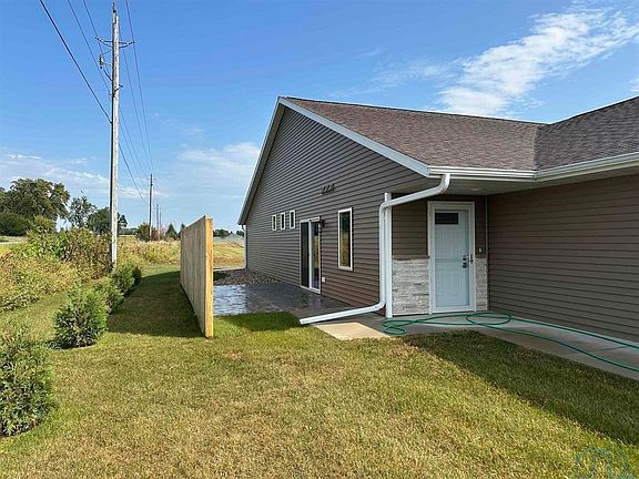 2nd image of 1821 W 6th St #8