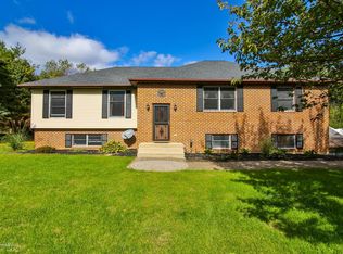 3733 Viewpoint Ct, Slatington, PA 18080
