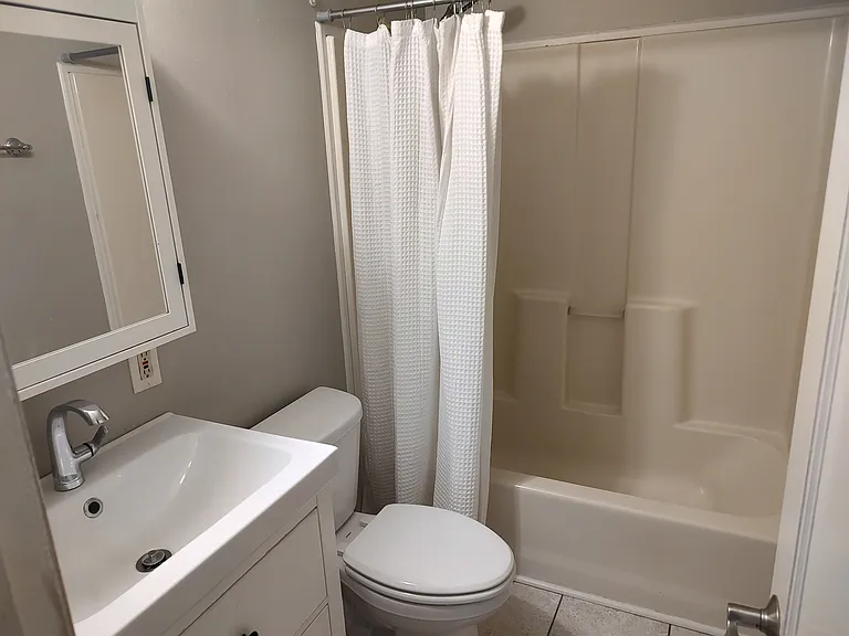 1406 Wellman Ave NE — Photo 6