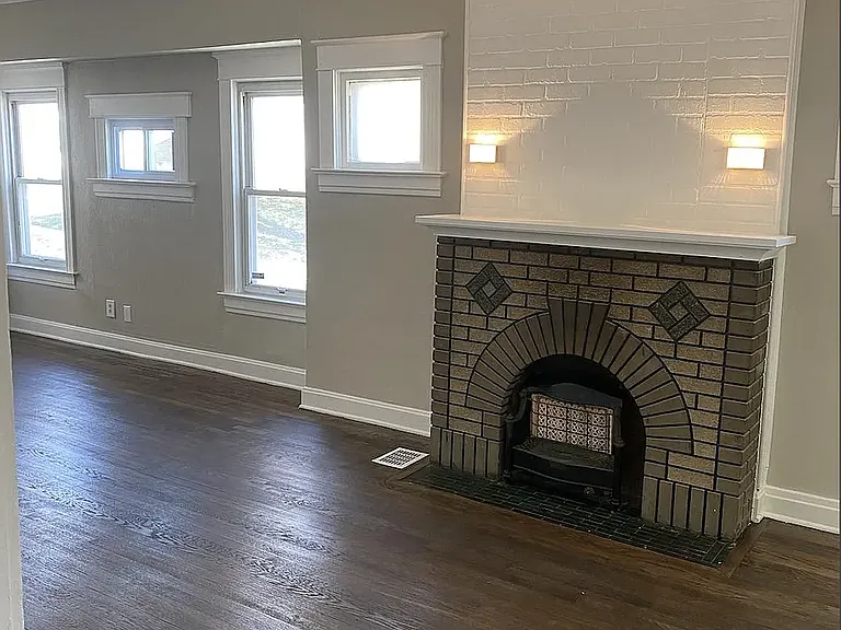 1620 E 37th St — Photo 9