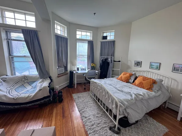 206 Chestnut Hill Ave - SM