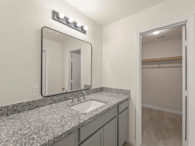 22019 Kenchester Dr — Photo 26