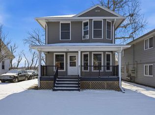 231 32nd St NE, Cedar Rapids, IA 52402