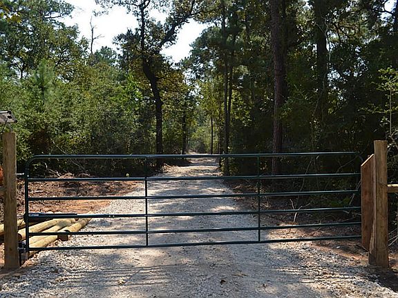 3rd image of 24377 Pinewood Valley Dr
