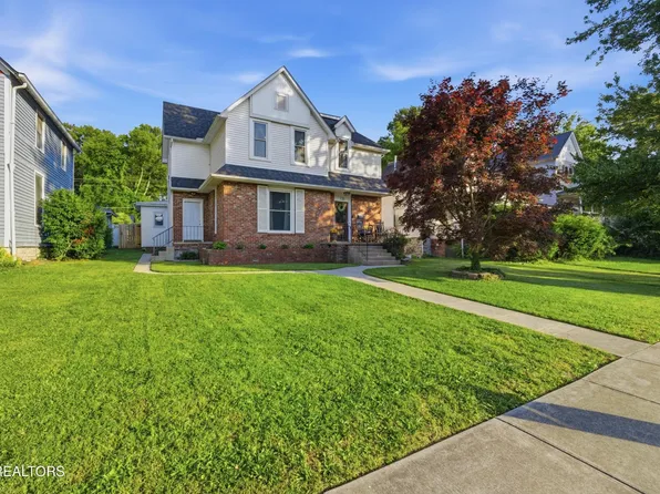 726 Clinton St, Harriman, TN 37748