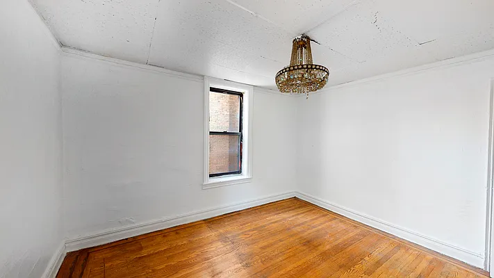 Sold by Thomas Lipovetsky, LREB | media 14