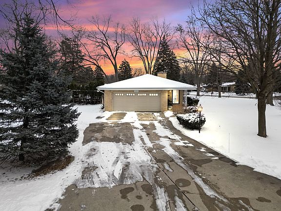 3rd image of 2301 S Westwood Ln
