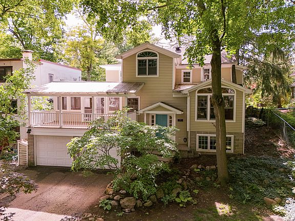5th image of 648 Sunset Ln
