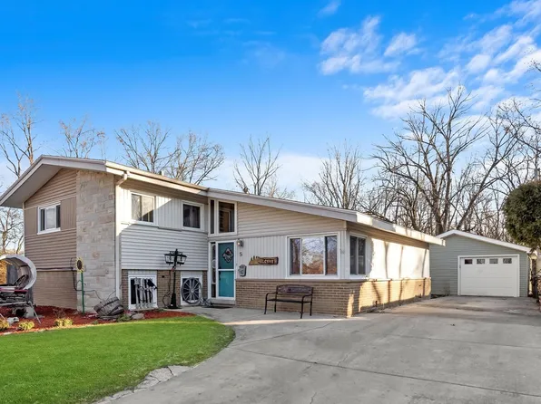 5 Chestnut Ct, Park Forest, IL 60466