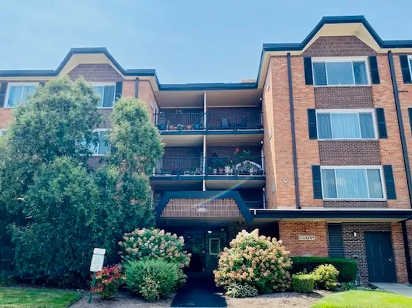 1217 S Old Wilke Rd #11-406, Arlington Heights, IL 60005