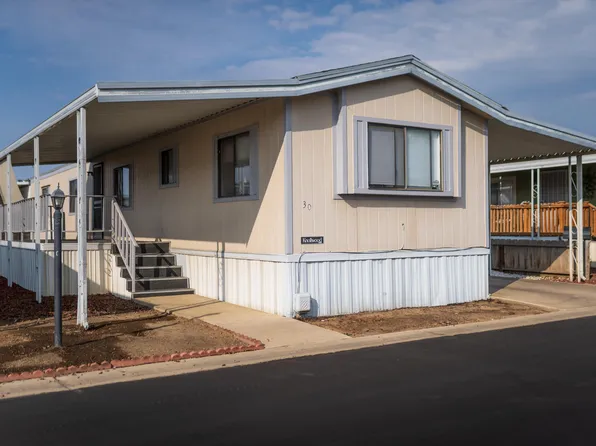900 E Rankin Road #30, Tulare, CA 93274