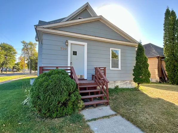230 11th St N #1, Breckenridge, MN 56520