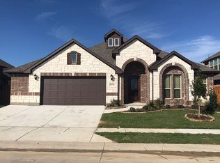 1616 Clayton Ln, Aubrey, TX 76227