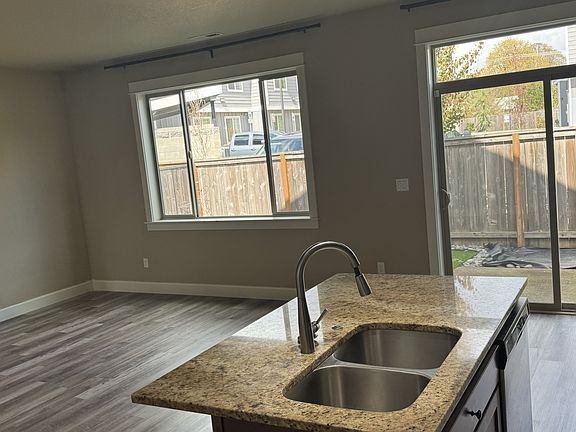 3rd image of 2685 25th Ave