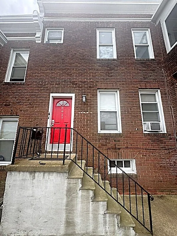 2917 Poplar Ter — Photo 1