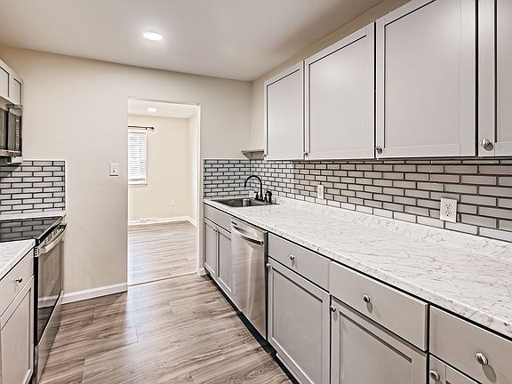 5th image of 1206 Flanders Way