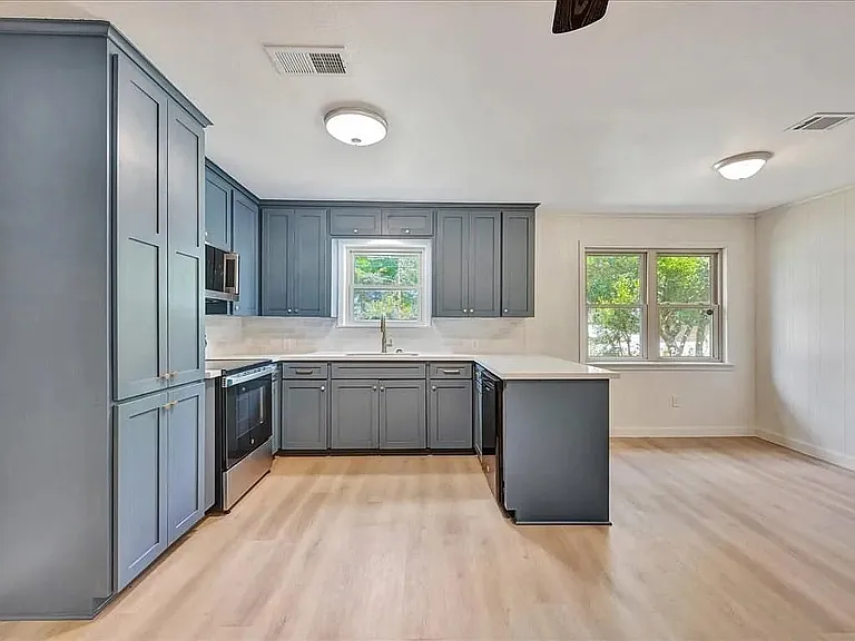 801 Duren St — Photo 4