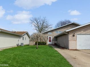 827 N Wiggs St, Griffith, IN 46319