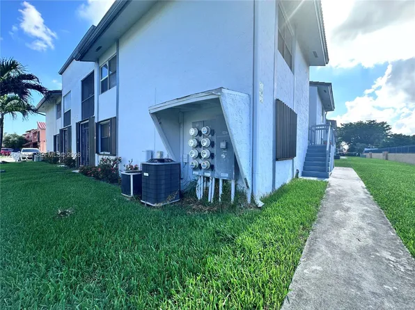 2740 W 63rd Pl #1325, Hialeah, FL 33016