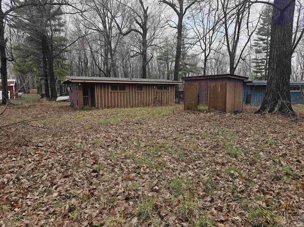 5685 E Tulip Trl, Knox, IN 46534