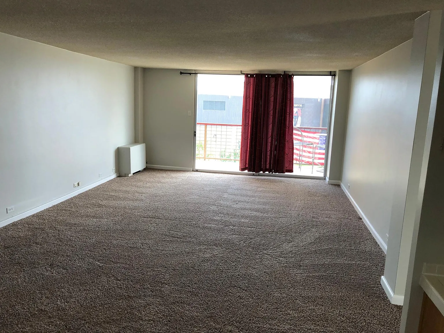 2 bed, 1000 sqft, $1,800 — Photo 2