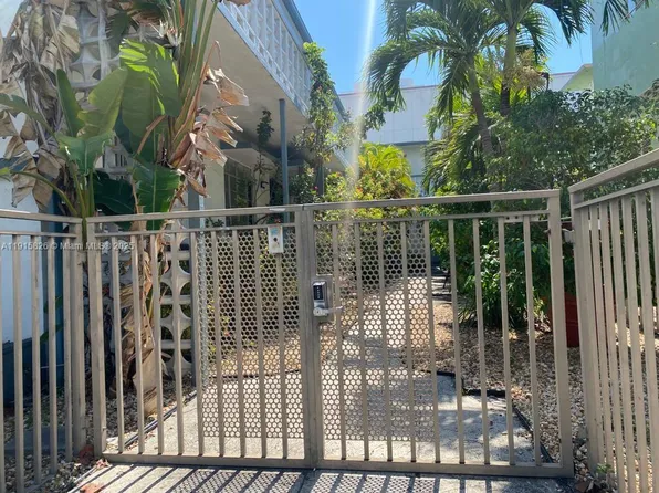 6805 Abbott Ave, Miami Beach, FL