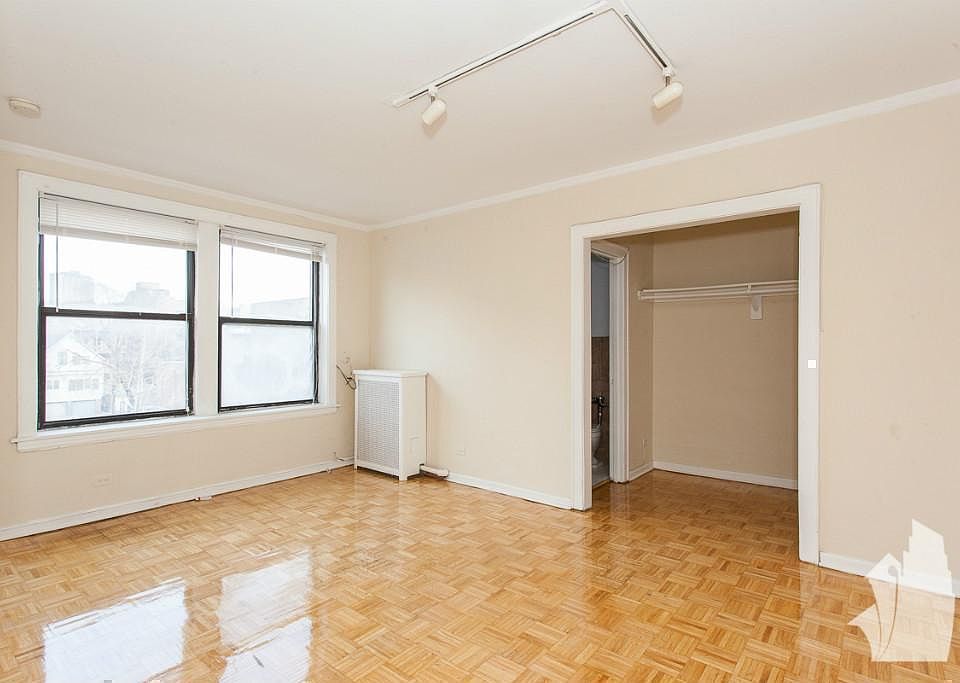 1st image of 739 W Belmont Ave APT 406L