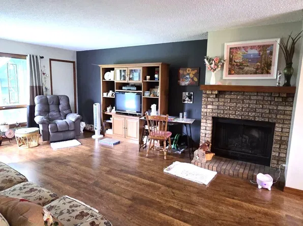 127 Southbrooke Dr APT 5, Waterloo, IA 50702
