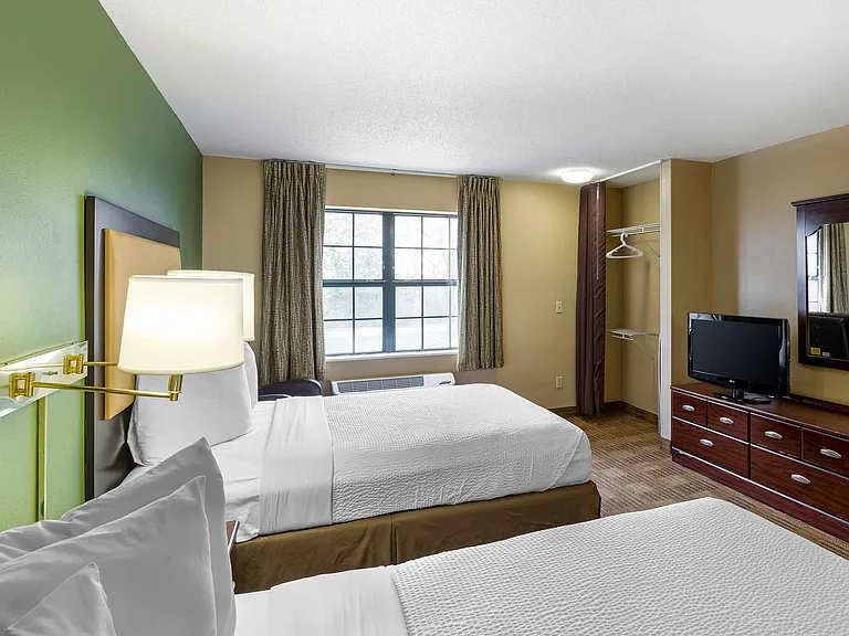 Studio Suite - 2 Full Beds