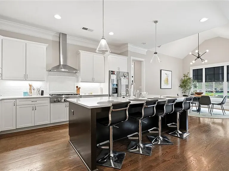 1012 Summit View Ln — Photo 8
