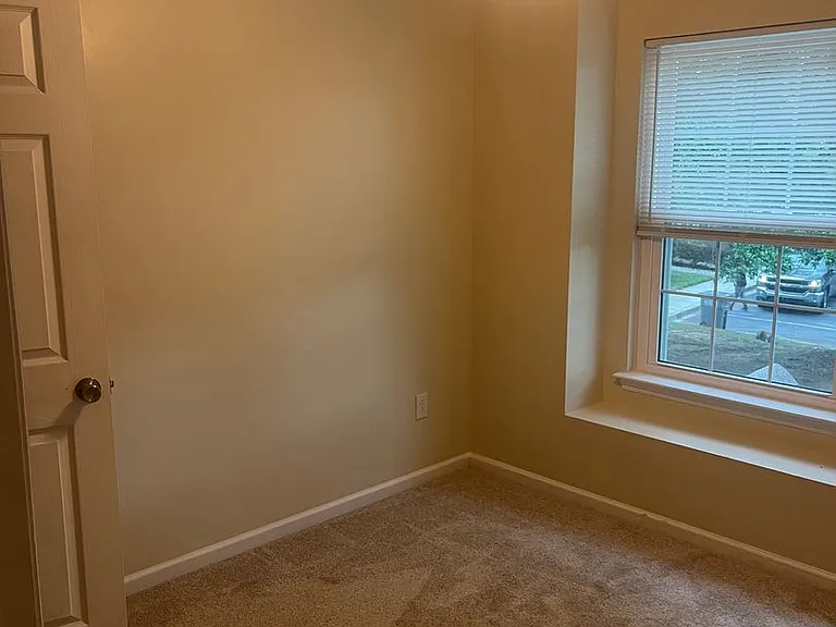 7940 Shadow Oak Dr — Photo 14