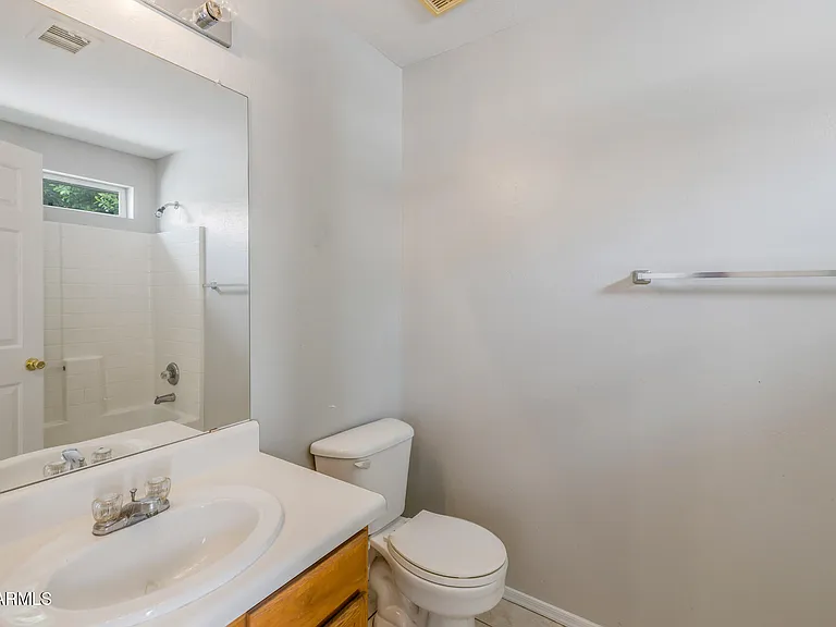 6640 E Russell St — Photo 14