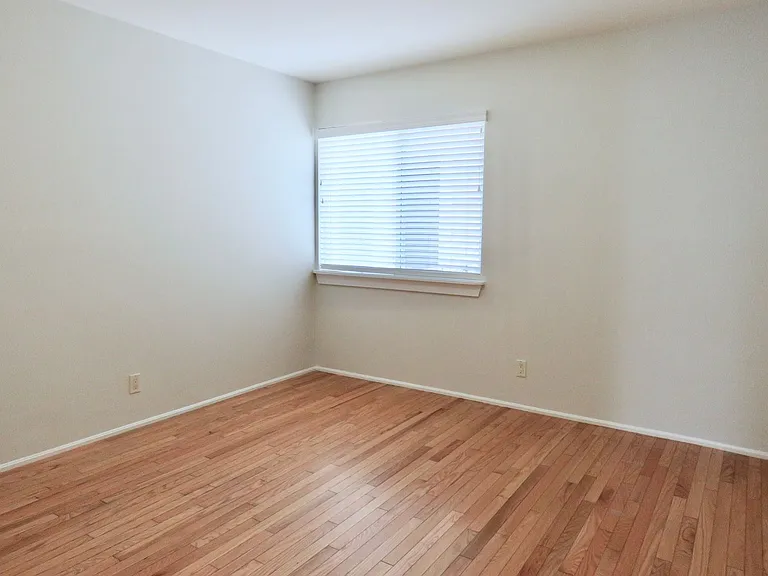 1848 Lombard St — Photo 10