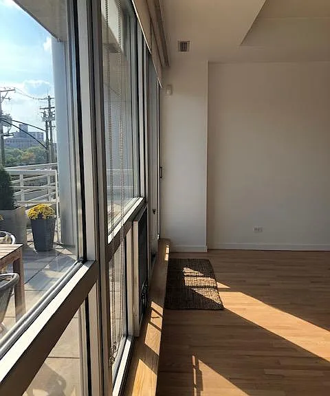 950 W Erie St #702 — Photo 13