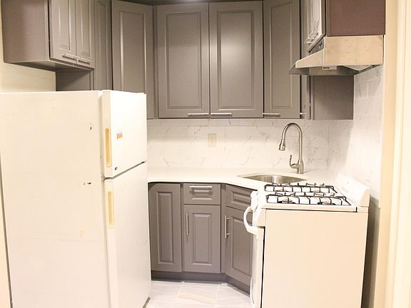 4th image of 101-11 Martense Ave #2