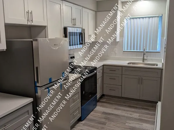 2315 W 14 Mile Rd, Royal Oak, MI