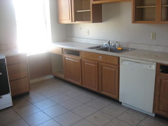 3rd image of 101 Wentworth Ave