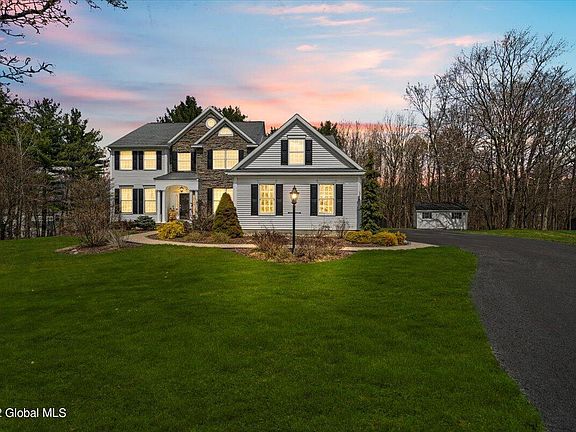 2nd image of 23 Hidden Crest Ct