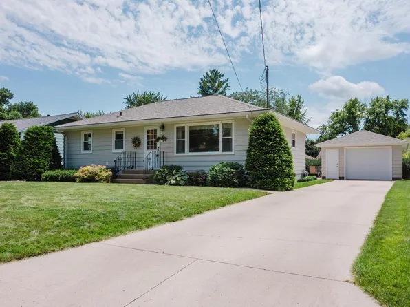 620 10th Ave SE, Waseca, MN 56093