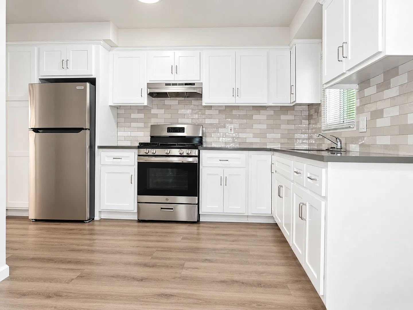 812 Larch — Photo 1