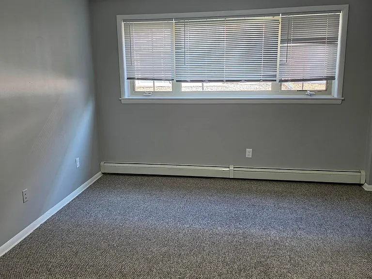 4445 Chowen Ave S — Photo 9
