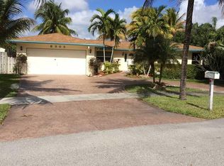 8303 SW 26th Pl, Davie, FL 33328