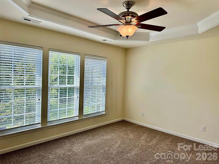 1104 Drayton Ct — Photo 11