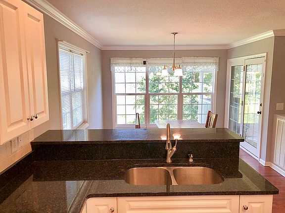 2nd image of 110 Chadwick Cir