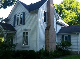 32W245 Glos St, Wayne, IL 60184